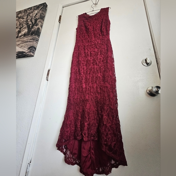 Enfocus Studio Size 4, Burgundy/ Deep Red Formal Dress, Long Dress - Picture 1 of 7